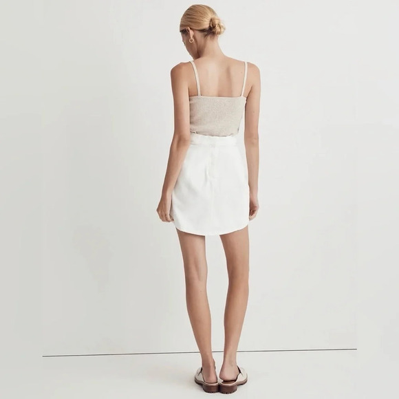 NWT Madewell Denim High-Waist Straight
Mini Skirt in Tile White
Size 25 - Picture 3 of 10